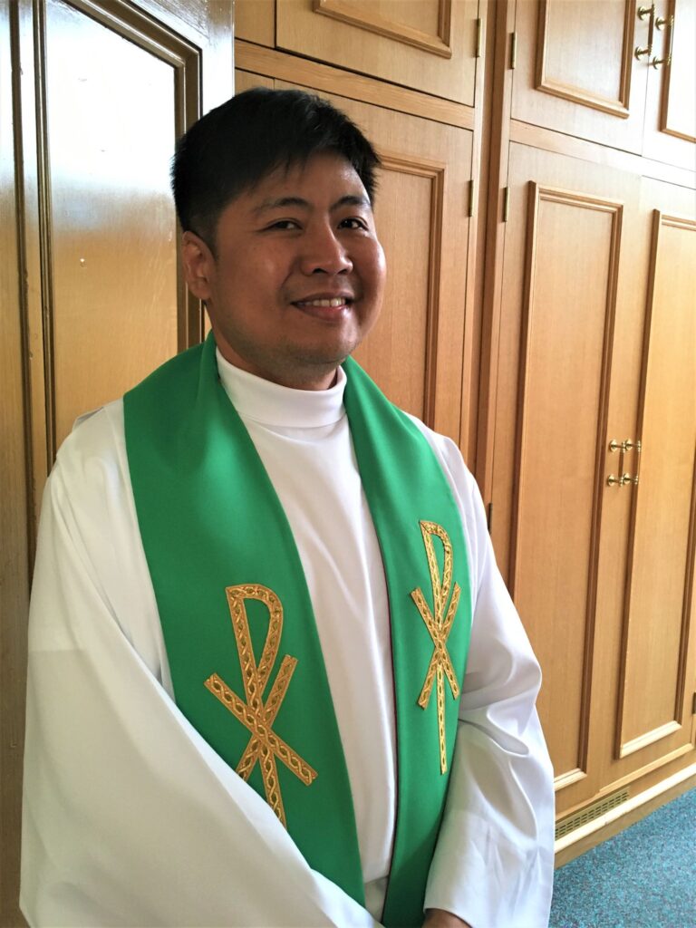 Fr Chester Yacub Sj Helping In The Parish Aug 2022